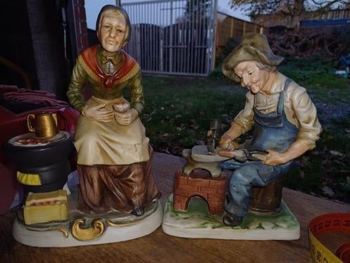 2 postures en biscuit vintage, Enlèvement