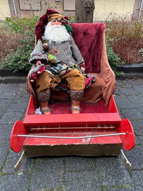 kerstman in arreslee op wielen levensgroot voor bv foto's, Diversen, Kerst, Gebruikt, Ophalen