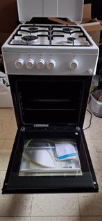 Gasvuur met gasoven, Elektronische apparatuur, Fornuizen, Ophalen, 4 kookzones, Zo goed als nieuw, Gas