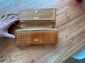 Vintage handtasjes in krokodillenleer beschikbaar voor biedingen