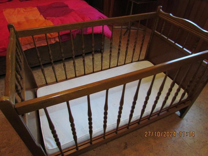 kinderbedje, Kinderen en Baby's, Kinderkamer | Bedden, Gebruikt, Minder dan 140 cm, Minder dan 70 cm, Lattenbodem, Matras, Ophalen