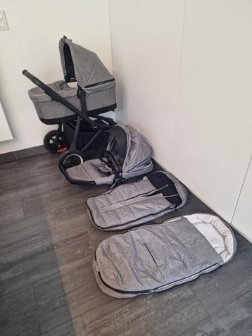 Thule sleek buggy (incl 2 regenhoezen en 2 voetenzakken voor beschikbaar voor biedingen