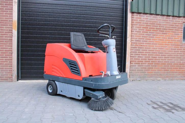 Hako 900v veegmachine benzine, Zakelijke goederen, Machines en Bouw | Onderhoud en Reiniging