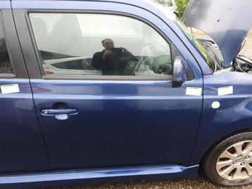 Portier 4Deurs rechts-voor van een Daihatsu Materia (B42) beschikbaar voor biedingen