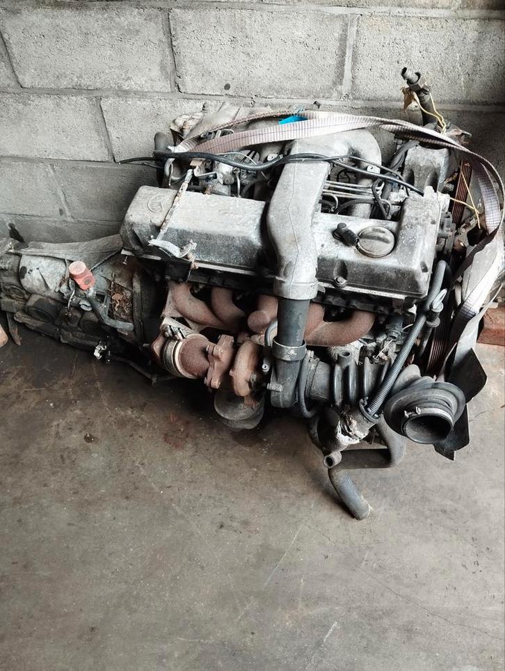 Mercedes motor 300 Turbo diesel voor type 124 e, Auto-onderdelen, Motor en Toebehoren, Mercedes-Benz, Oldtimer onderdelen, Universele onderdelen