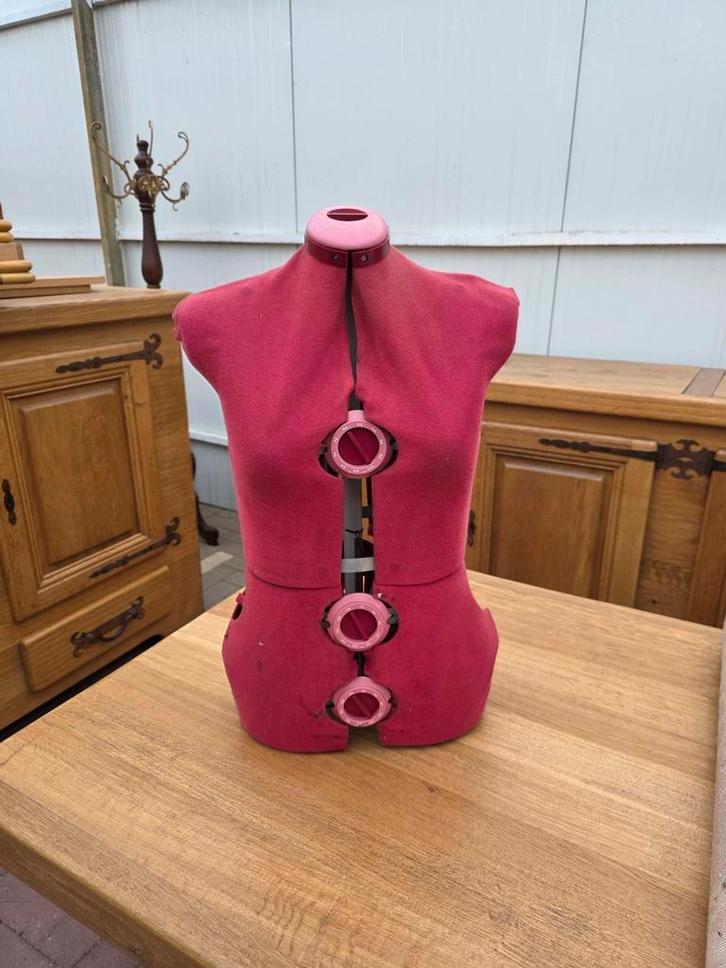 Vintage Verstelbare Paspop – Damesmodel (Rood), Hobby en Vrije tijd, Borduren en Borduurmachines, Gebruikt, Ophalen
