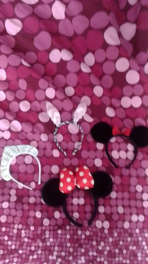 Lot de 4 serre-têtes fantaisie pour fillette, Verzamelen, Disney, Zo goed als nieuw, Kleding of Textiel, Ophalen