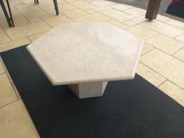 Prachtige travertin salontafel 6-hoek van 80 cm  beschikbaar voor biedingen