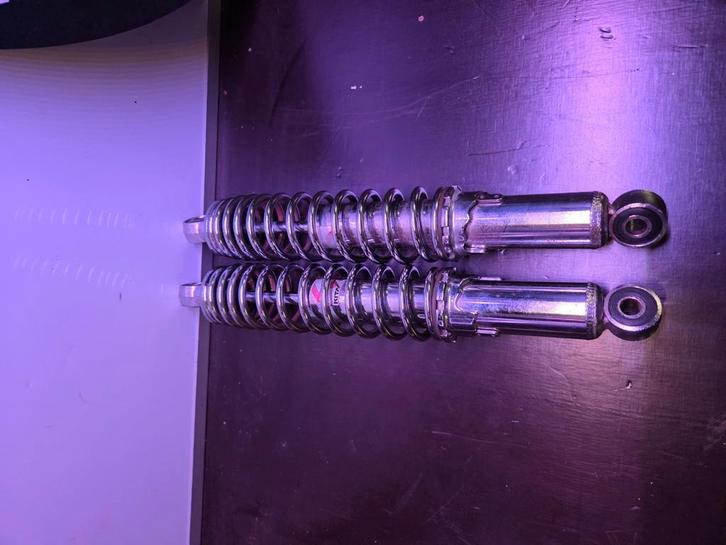 Kitaco 330mm verstelbare achterveren chroom, Fietsen en Brommers, Brommeronderdelen | Algemeen, Zo goed als nieuw, Ophalen of Verzenden