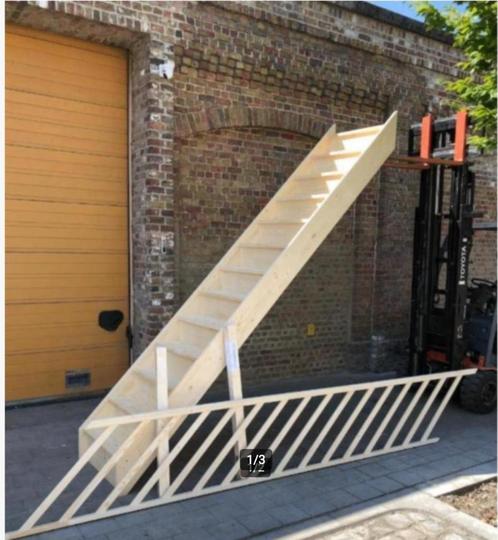 grenen trap recht voorgemonteerd + leuning, Doe-het-zelf en Bouw, Ladders en Trappen, Gebruikt, Trap, Ophalen