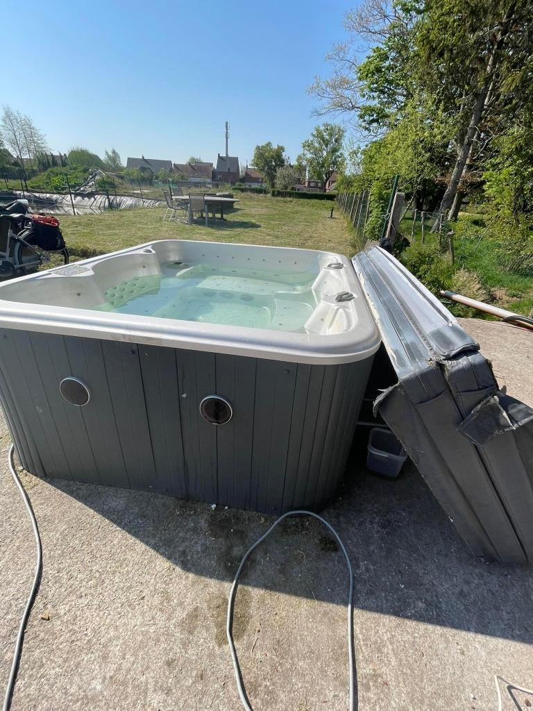 Jacuzzi jazzy spa 240v 200x200, Ophalen