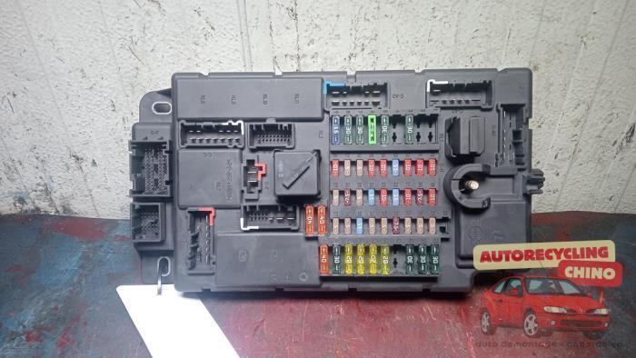 Boîte à fusibles d'un Mini Cooper, Autos : Pièces & Accessoires, Électronique & Câbles, Mini, Utilisé, 3 mois de garantie, Enlèvement ou Envoi