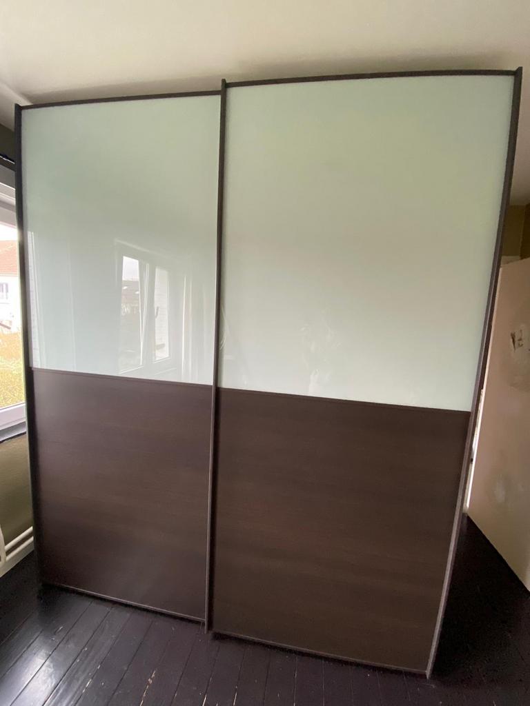 Belle grande garde-robe Reno, Maison & Meubles, Enlèvement, Comme neuf, Avec tiroir(s)