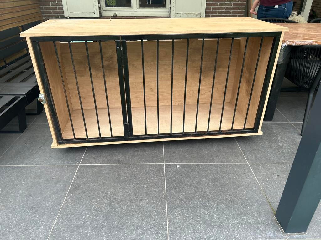 hondenbench ( meubelbench), Animaux & Accessoires, Maisons pour chiens, 65 à 100 cm, Comme neuf, Enlèvement, Niche à chien