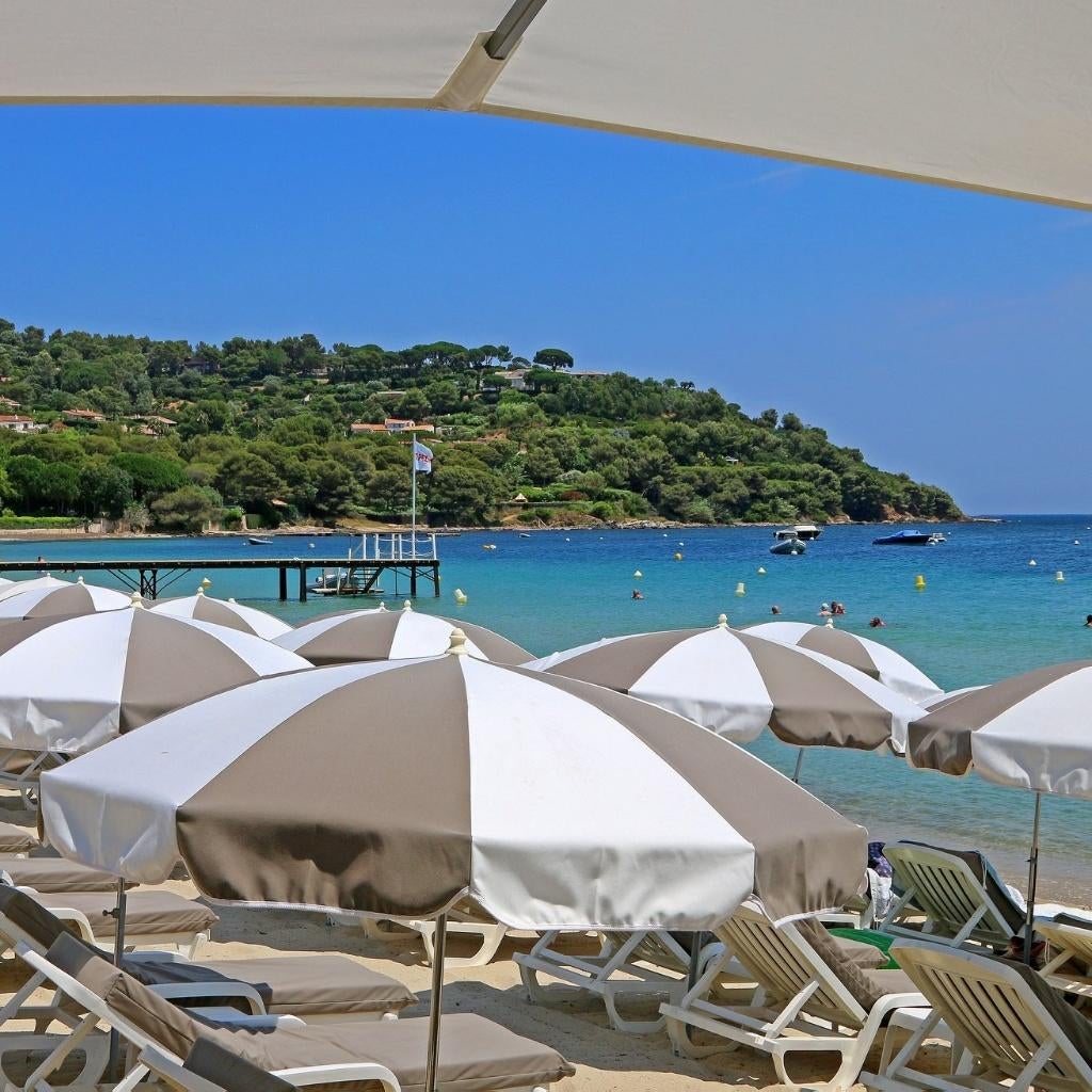 Chalet de plage de St Tropez T/H dernière minute, Vacances, Campings, Lit enfant, Mer, Parc de loisirs