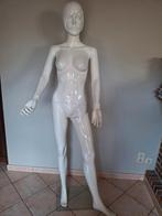 vrouwelijke mannequin ruilen voor mannelijke mannequin, Ophalen, Paspop