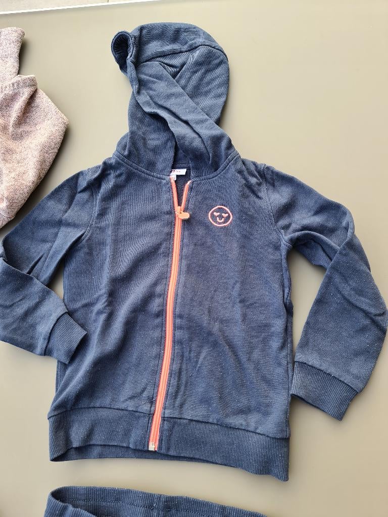 zwart-roze training, jogging, Besties, 110, Kinderen en Baby's, Kinderkleding | Maat 110, Ophalen, Zo goed als nieuw