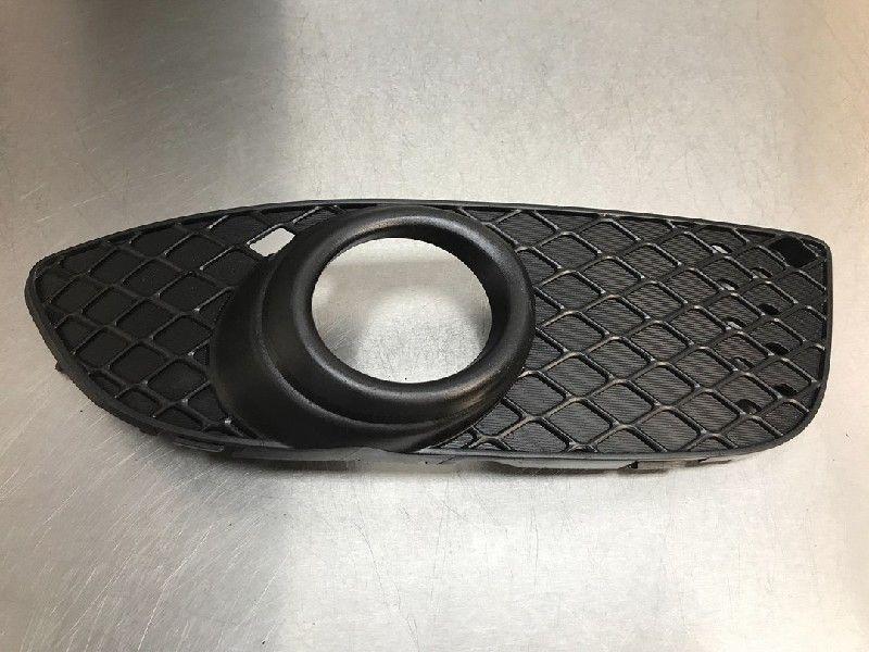 ANTI BROUILLARD TRIM DROIT Lancer Sports Sedan (CY / CZ), Utilisé, Droite, Mitsubishi