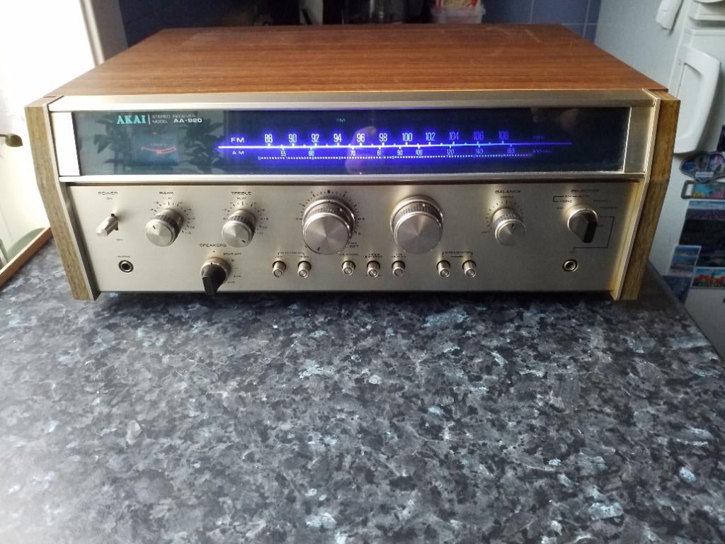 AKAI AA 920 , in prachtige staat , 2 x 32 Watts RMS / 8 Ohm, Enlèvement, Stéréo