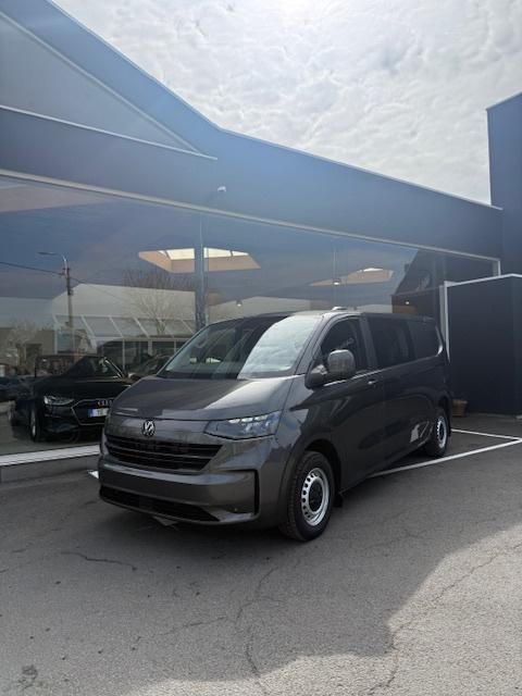 Volkswagen Transporter T7 dubbel cabine nieuw in stock!, Auto's, Bestelwagens en Lichte vracht, 1998 cc, Stof, Euro 6, 4 cilinders