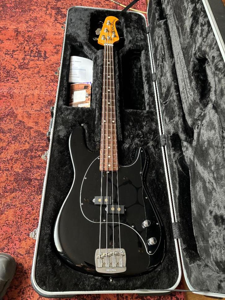 Ernie Ball Music Man Cutlass bass, Musique & Instruments, Instruments à corde | Guitares | Acoustiques, Comme neuf, Autres types