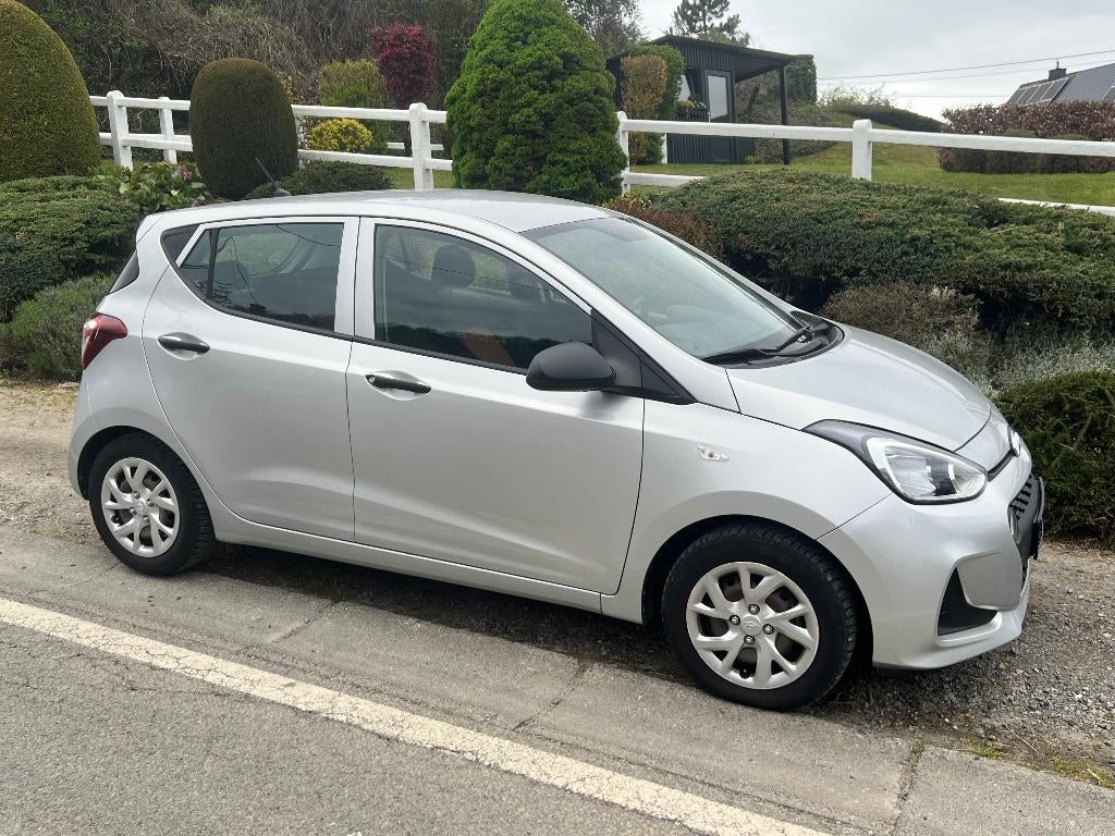 hyundai i10, Autos, Hyundai, Argent ou Gris, Achat, 998 cm³, Euro 6