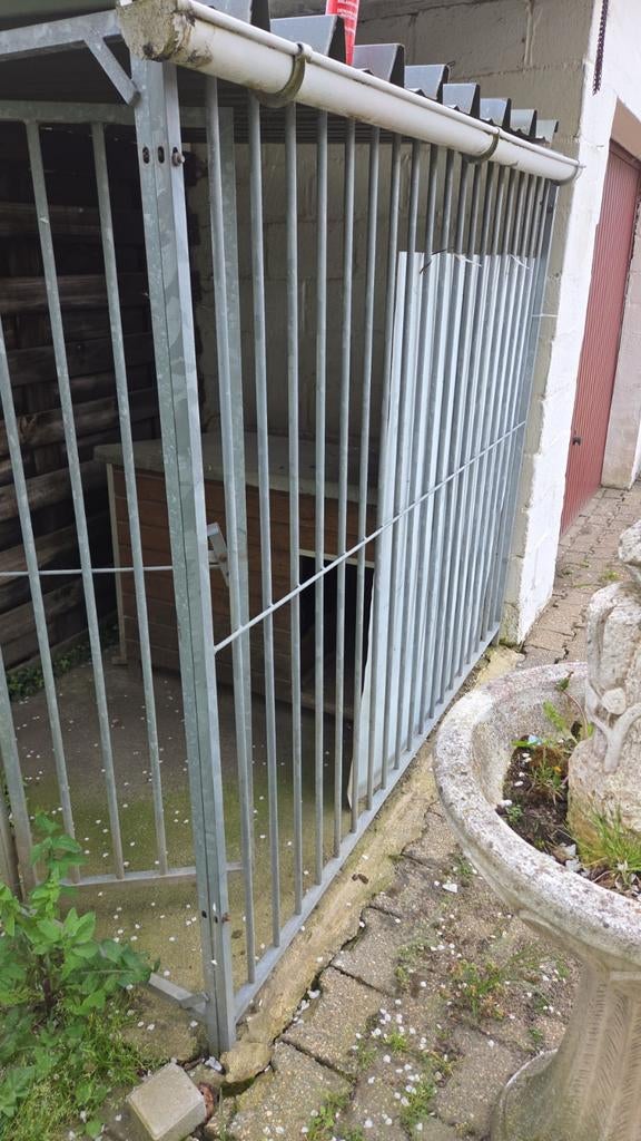 Niche pour chien + course gratuites, Animaux & Accessoires, Maisons pour chiens, Enlèvement, Niche à chien