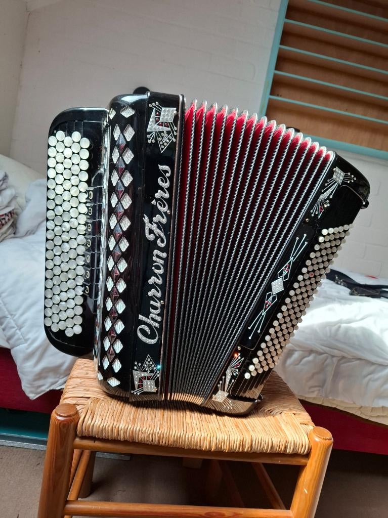 Charron Fréres Knopaccorddeon, Muziek en Instrumenten, Accordeons, Gebruikt, Met koffer, Knopaccordeon, 120-bas