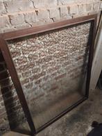 Fenêtre ancienne, Enlèvement