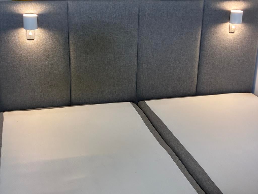 Boxspring 180x200 2jaar oud, Ophalen, Zo goed als nieuw