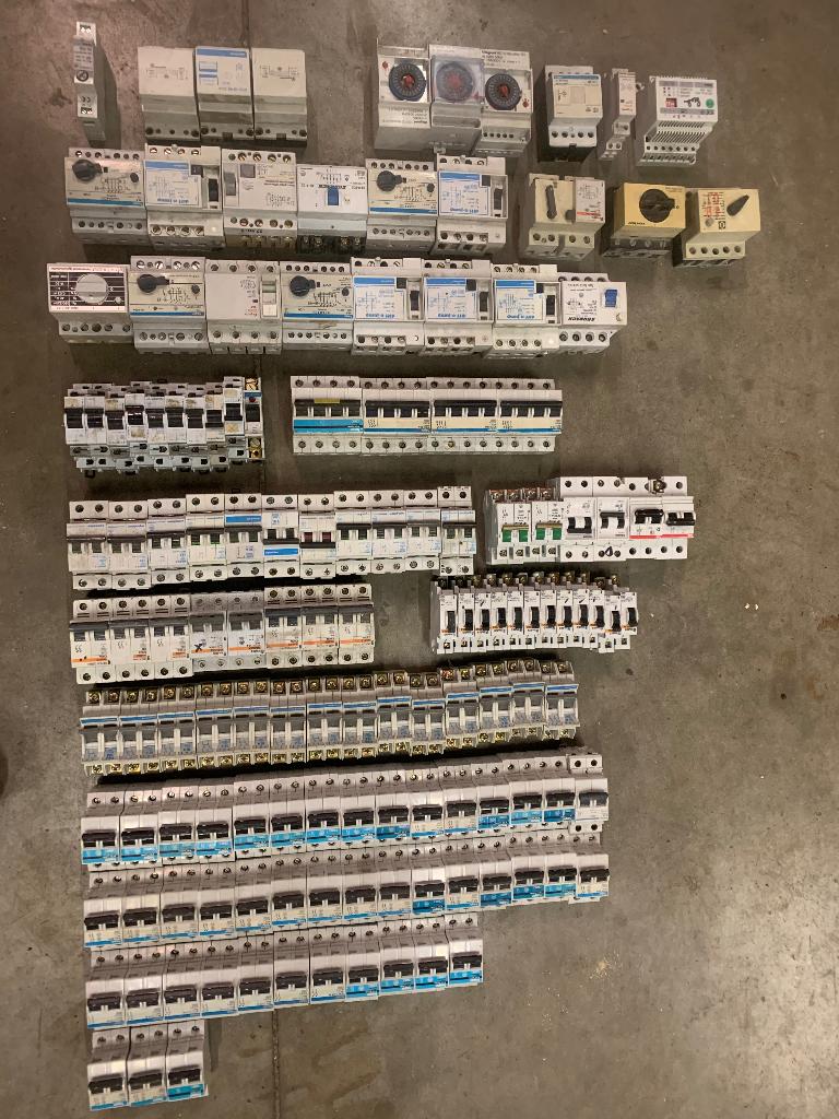 Automates, différentiels, horloges de commande utilisés, Bricolage & Construction, Électricité & Câbles, Enlèvement