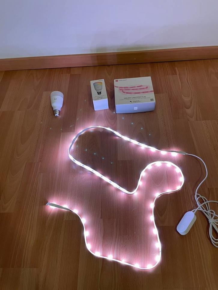 Smart RGB lichten bulb en LED strip YEELIGHT, Huis en Inrichting, Lampen | Overige, Zo goed als nieuw, Ophalen of Verzenden