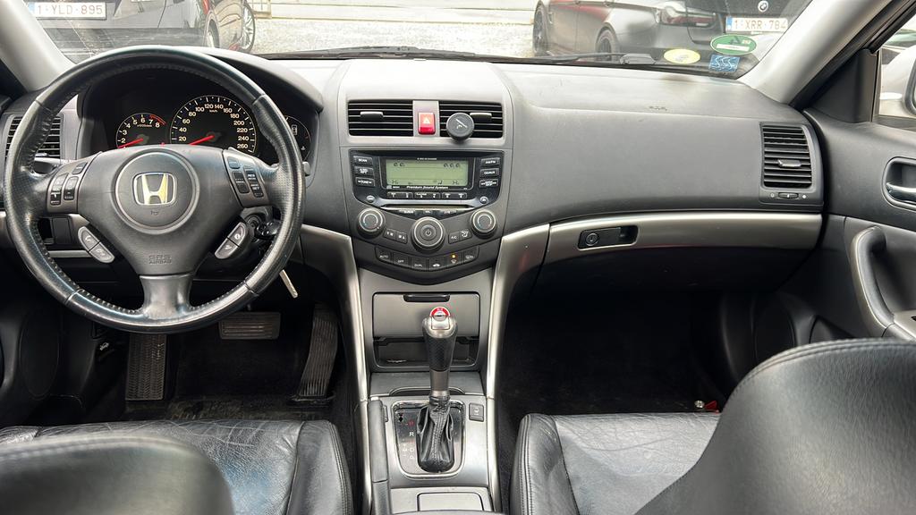 Honda accord 2.0 essence, Autos, Honda, Argent ou Gris, Achat, 4 portes, Berline