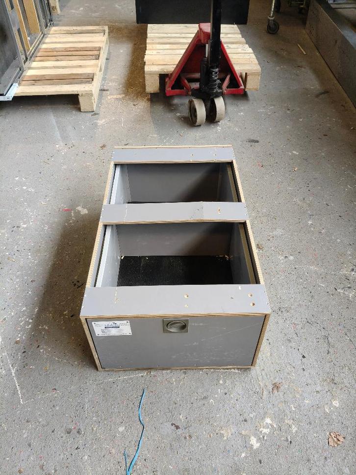 Tiroir de sol (2528) L 90 W 53 H 33€ 150, Autos : Divers, Accessoires de voiture, Comme neuf, Enlèvement