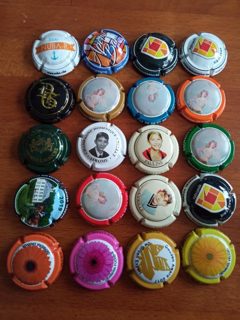 Champagne capsules lot 62, Verzamelen, Complete verzamelingen en Collecties, Verzenden