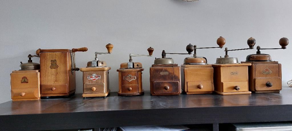 16 oude koffiemolens AED DEVE ARMIN ROCK HARD KYM MOKKA enz, Antiek en Kunst, Ophalen of Verzenden