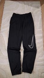 Nike standard fit broek, Vêtements | Hommes, Vêtements de sports d'hiver, Pantalon, Nike, Comme neuf, Taille 46 (S) ou plus petite
