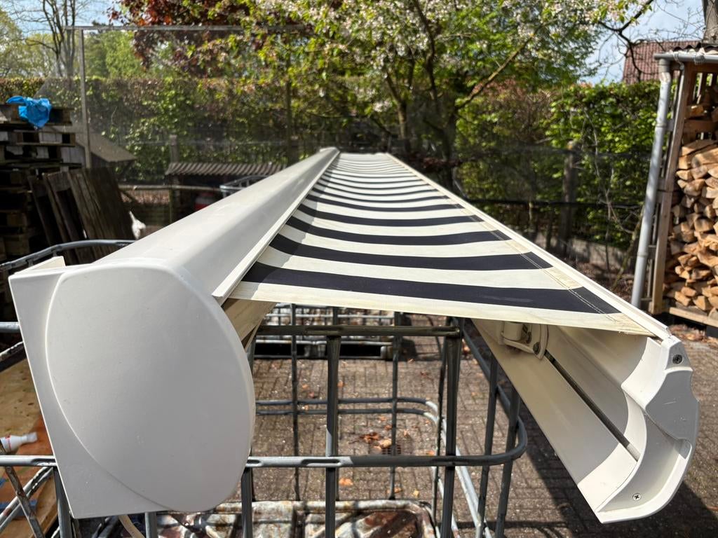 Zonnescherm Sunpoint 4,30m x 3,5m uitval, Ophalen, Gebruikt, Elektrisch, 250 cm tot 450 cm