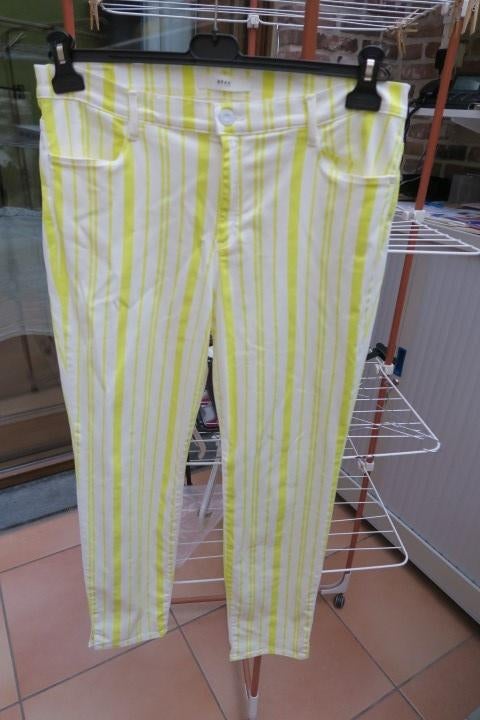Broek gestreept geel wit Brax mt 46R, Brax, Geel, Maat 46/48 (XL) of groter, Ophalen of Verzenden