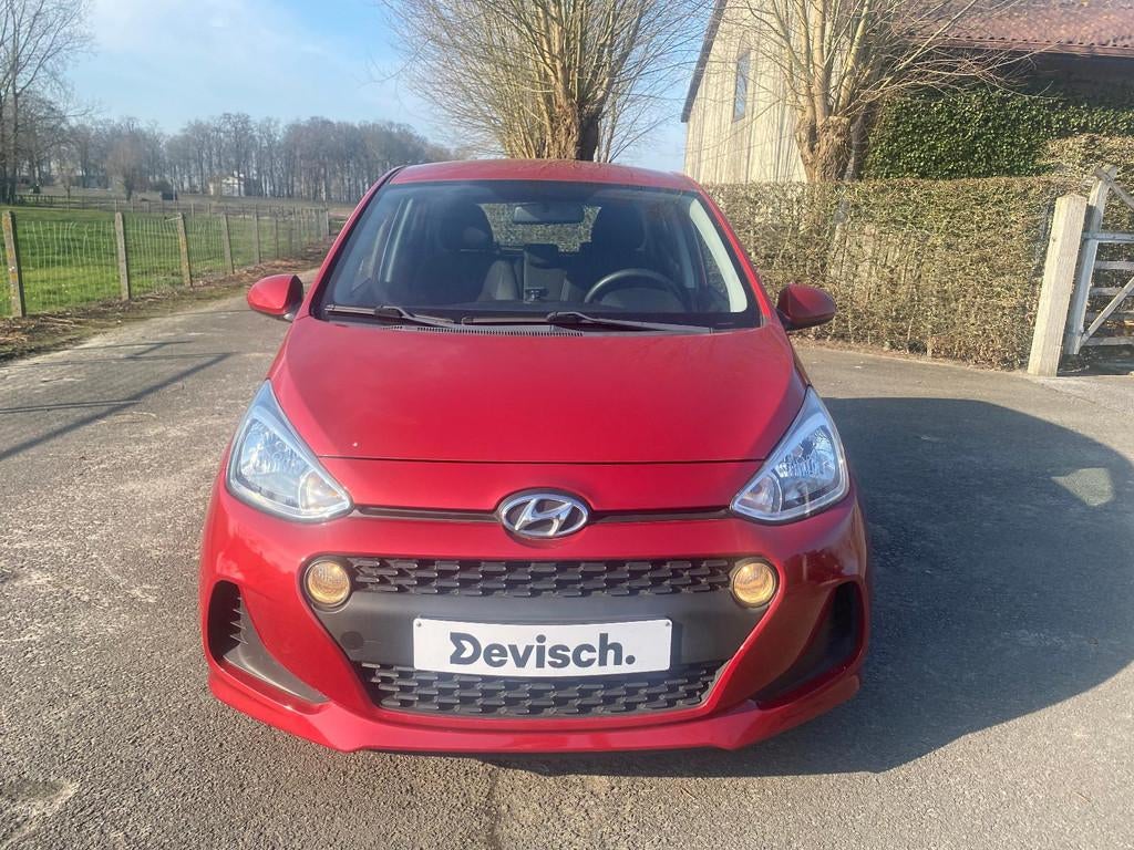 Hyundai i10 1.0 A/T TWIST 66 A4 (automatique), Autos, Hyundai, Rouge, Achat, 998 cm³, Entreprise
