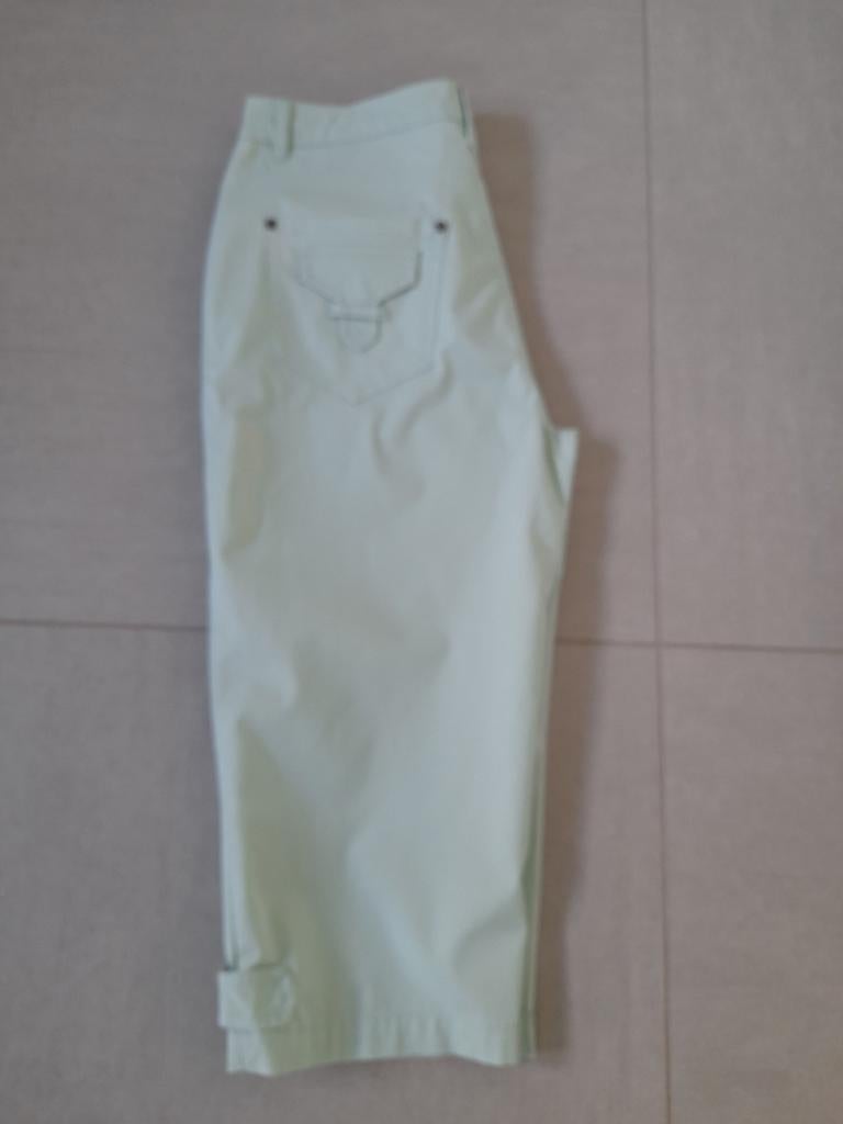 Bermuda 38, Maat 38/40 (M), Ophalen of Verzenden, Zo goed als nieuw, Groen