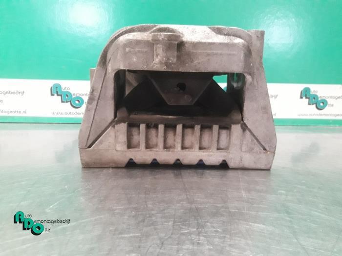 Support moteur d'un Volkswagen Jetta (Jetta 05-), Autos : Pièces & Accessoires, Suspension & Châssis, Volkswagen, Utilisé, 3 mois de garantie