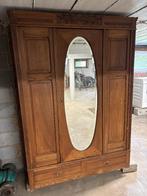 Armoire en bois avec miroir, Enlèvement