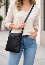 Sac à bandoulière en cuir Kipling noir, Bijoux, Sacs & Beauté, Enlèvement ou Envoi, Noir, Sac à main