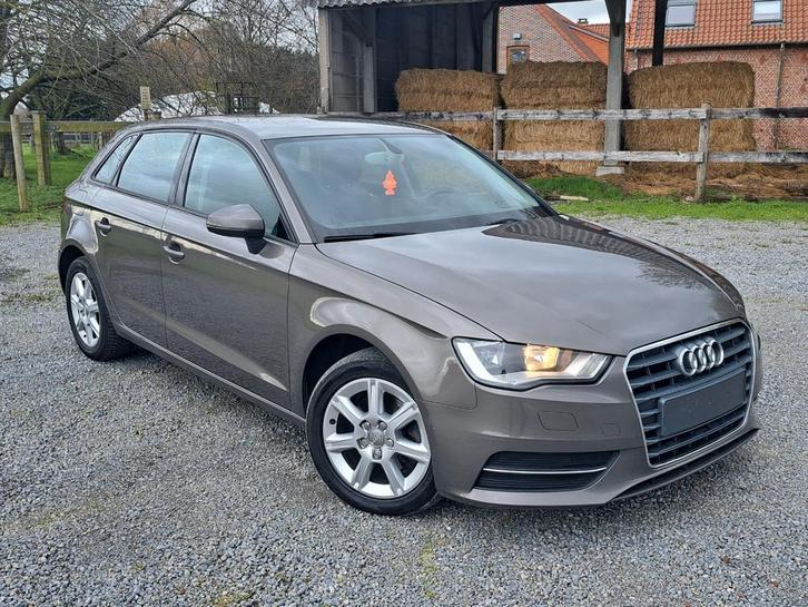 Audi a3 1.6 TDI Sportback, Autos, Audi, Particulier, A3, Phares directionnels, Airbags, Air conditionné, Alarme, Bluetooth, Feux de virage