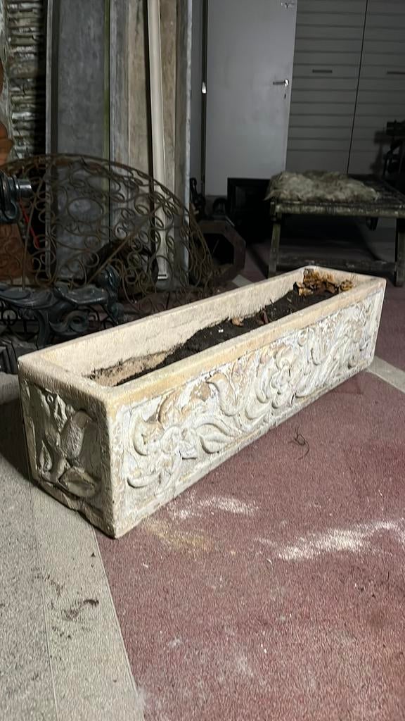 Grote betonnen bloembak met bloemen erop. Retro ca.1m, Tuin en Terras, Ophalen, Zo goed als nieuw