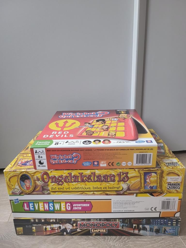 Gezelschapsspellen bundle – Levensweg, Monopoly Empire, etc, Enlèvement