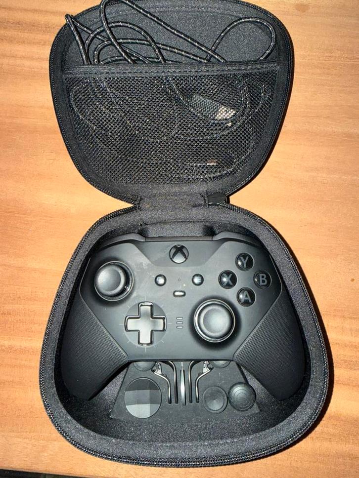 Xbox elite v2 controller, Games en Spelcomputers, Spelcomputers | Xbox | Accessoires, Zo goed als nieuw, Controller, Draadloos