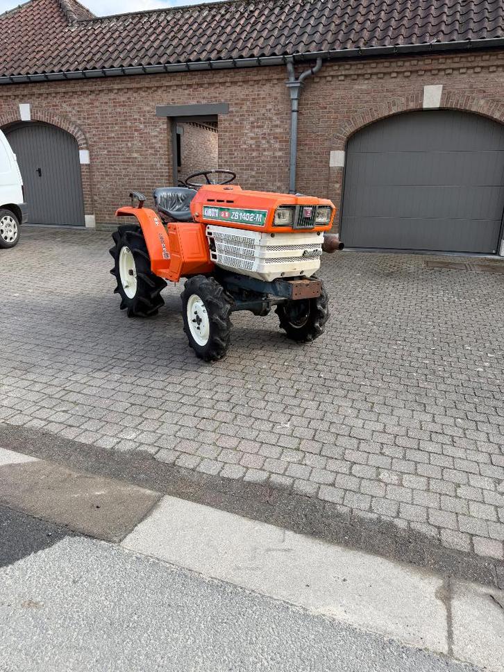 *magnifique Kubota B1402 17ch 3cil 4x4 Sideshift 2hydrov*, Articles professionnels, Agriculture | Aliments pour bétail, Enlèvement ou Envoi