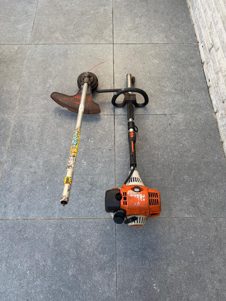 Stihl KM 130 R combi, Jardin & Terrasse, Débroussailleuses, Enlèvement, Utilisé, Essence, Stihl